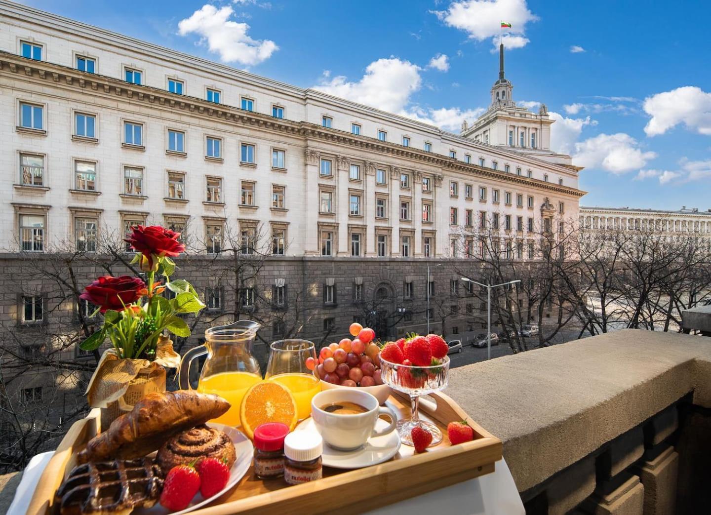 Apartament Free Parking & Parliament Is 1 Step Away! *