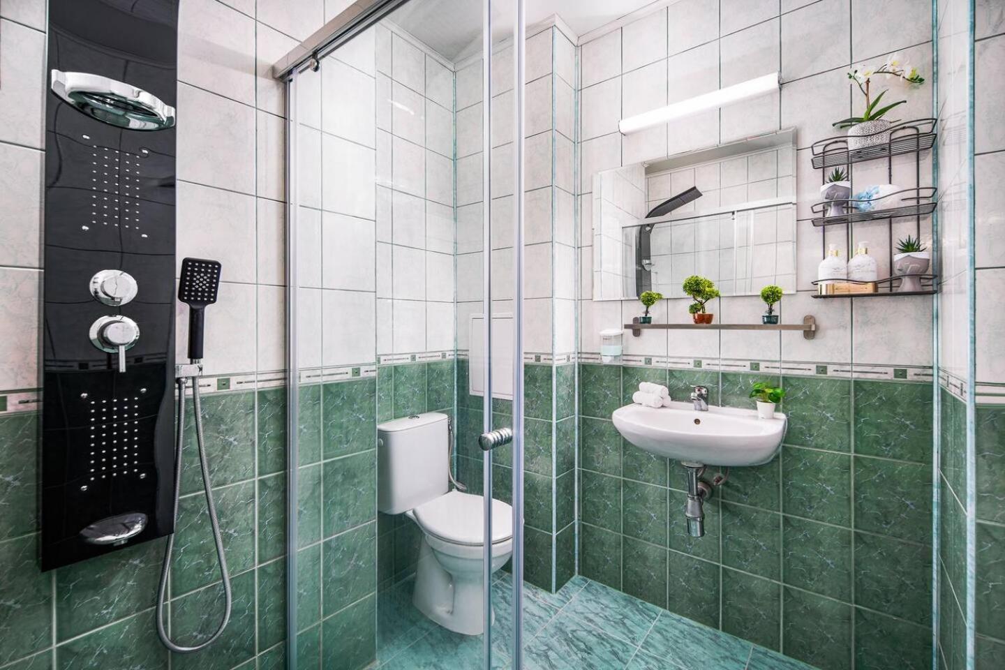 Free Parking & Parliament Is 1 Step Away! Apartament *